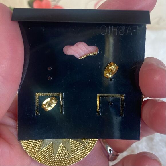 Retro Mod Statement Pierced Earrings Sunburst Pattern w Rhinestone Accents - Picture 6 of 6